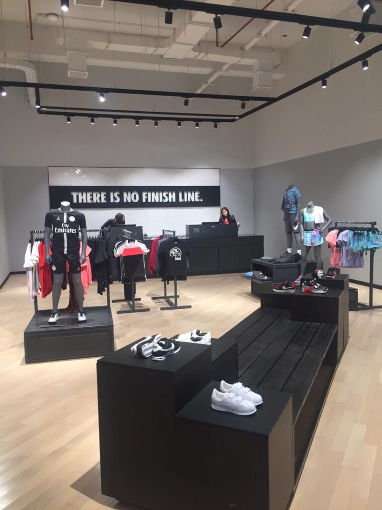 10 Nike Marina