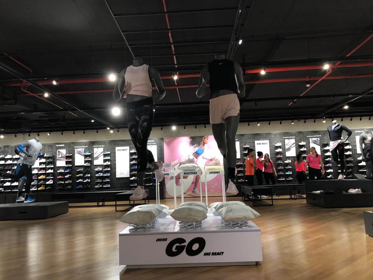 4 Nike Imperio