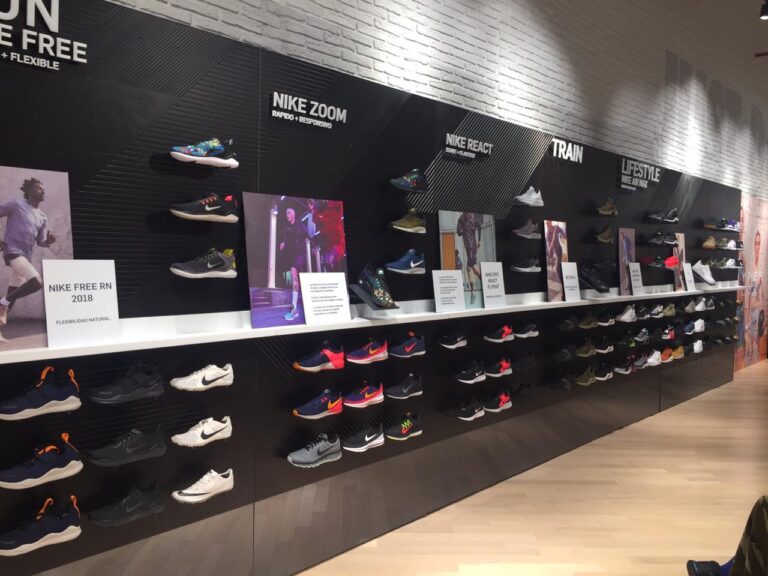 5 Nike Marina
