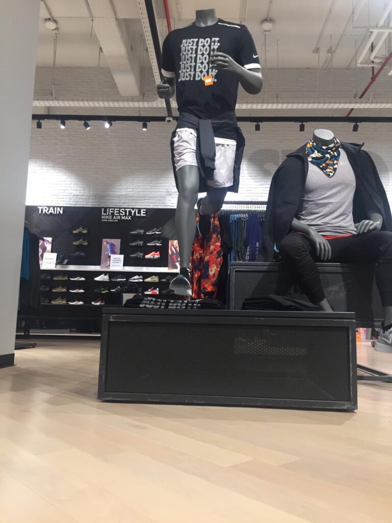 6 Nike Marina