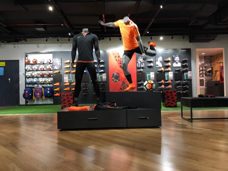 7 Nike Imperio
