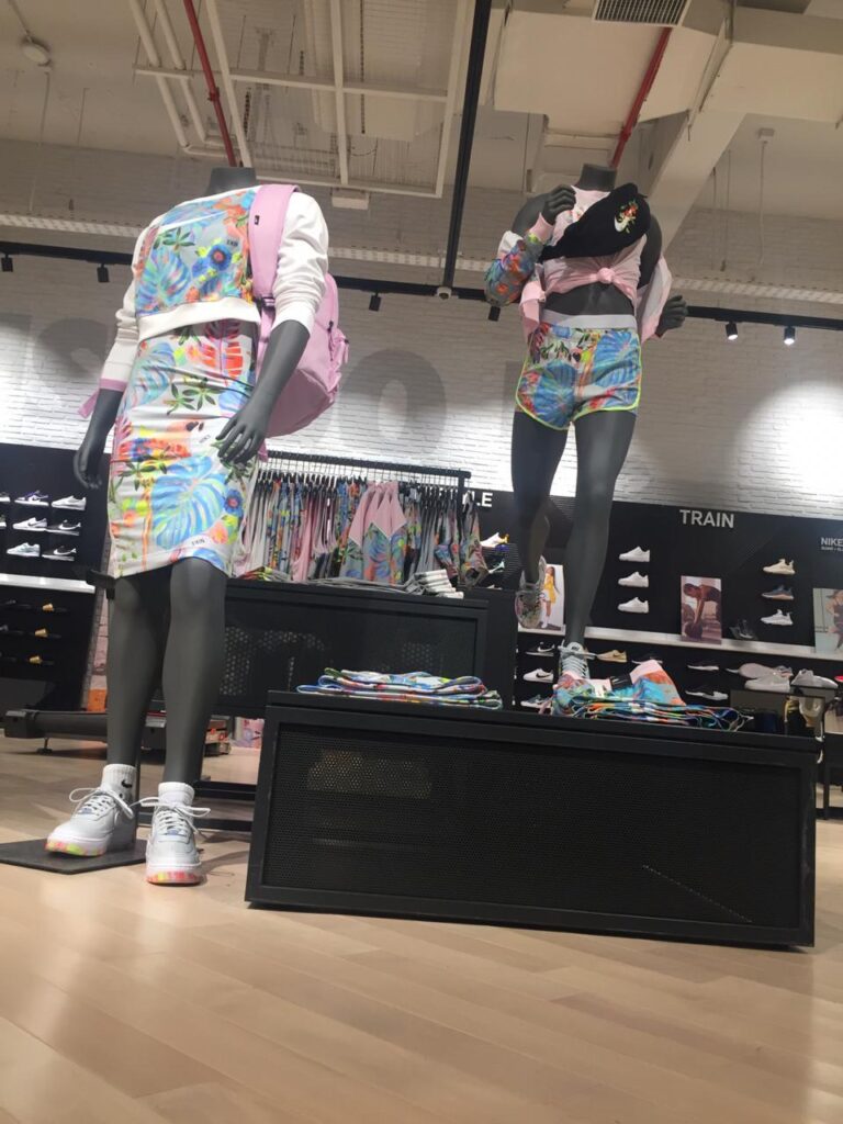 7 Nike Marina