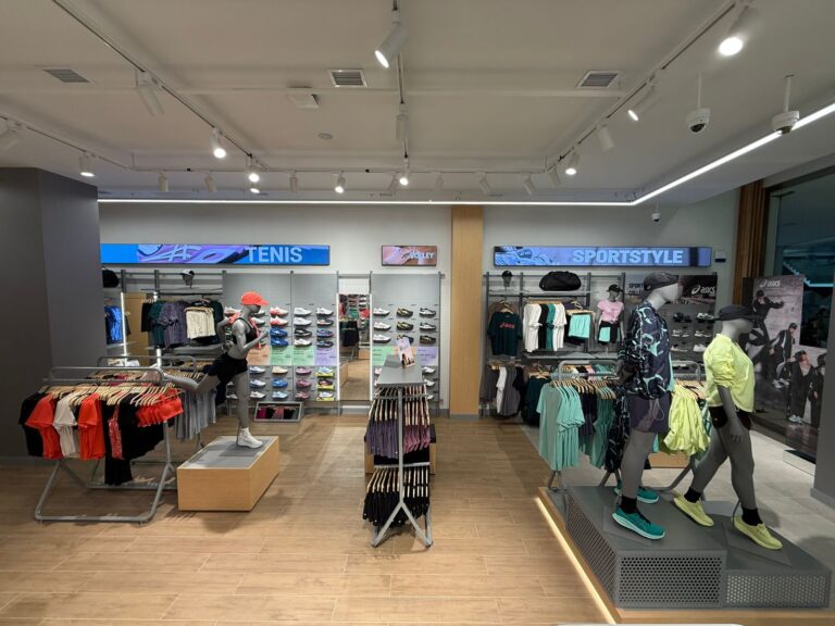8 Asics