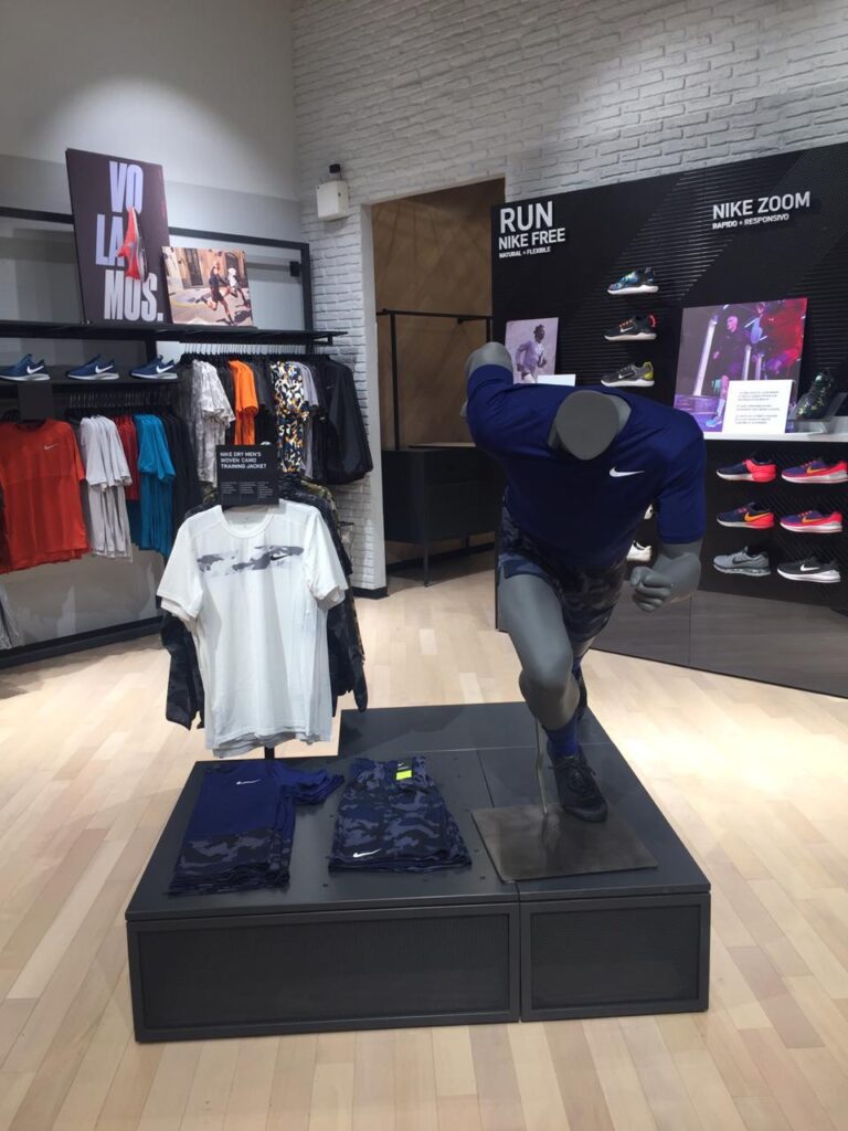 8 Nike Marina