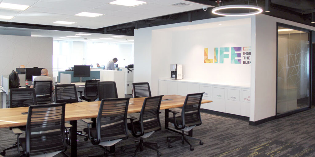 Espacios de innovación en oficinas Hewlett Packard desarrolladas por Urbina Group