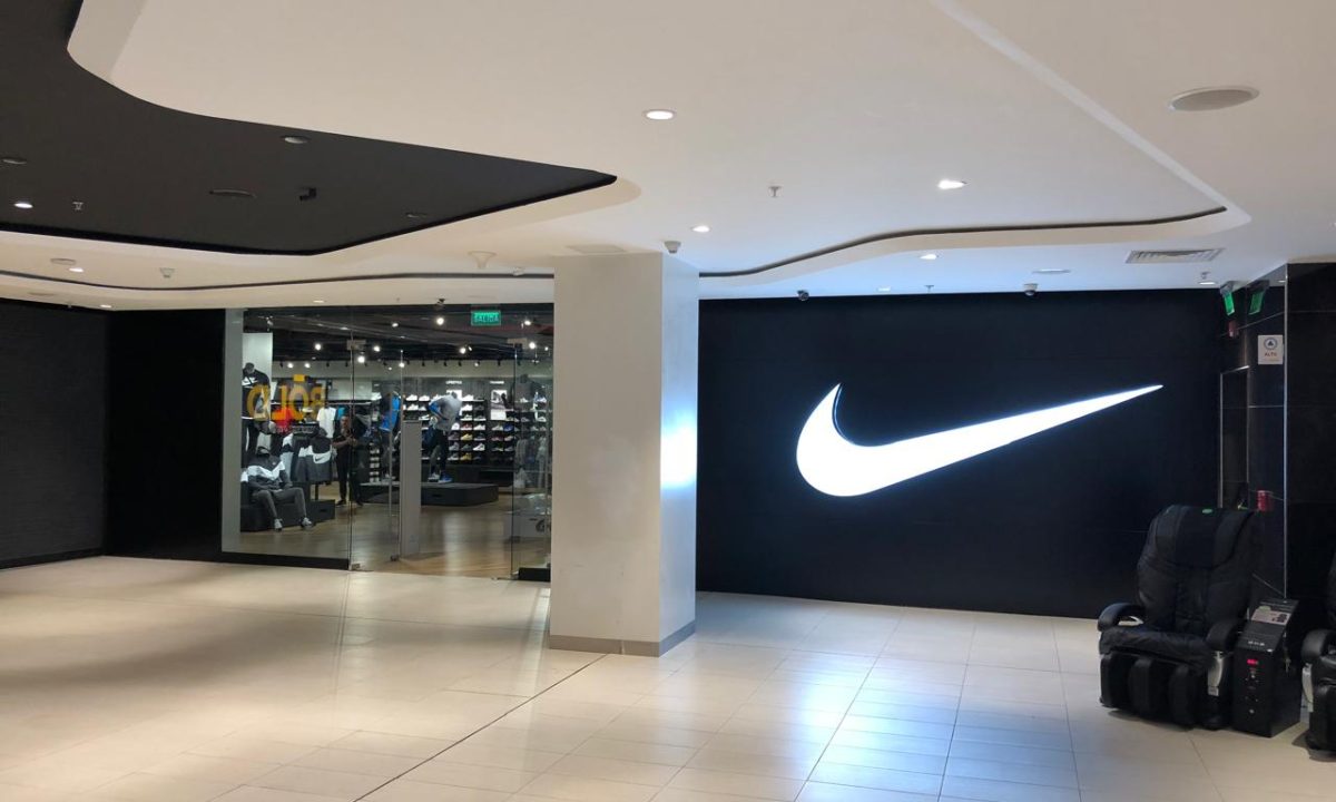 1 Nike Imperio